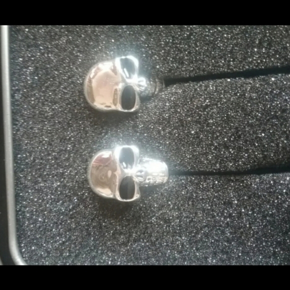New never used skull headphones - Picture 3 of 4